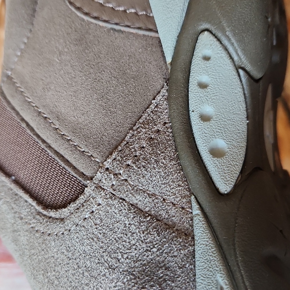 Skechers Suede Slip-On Shoe Tan - Picture 15 of 16
